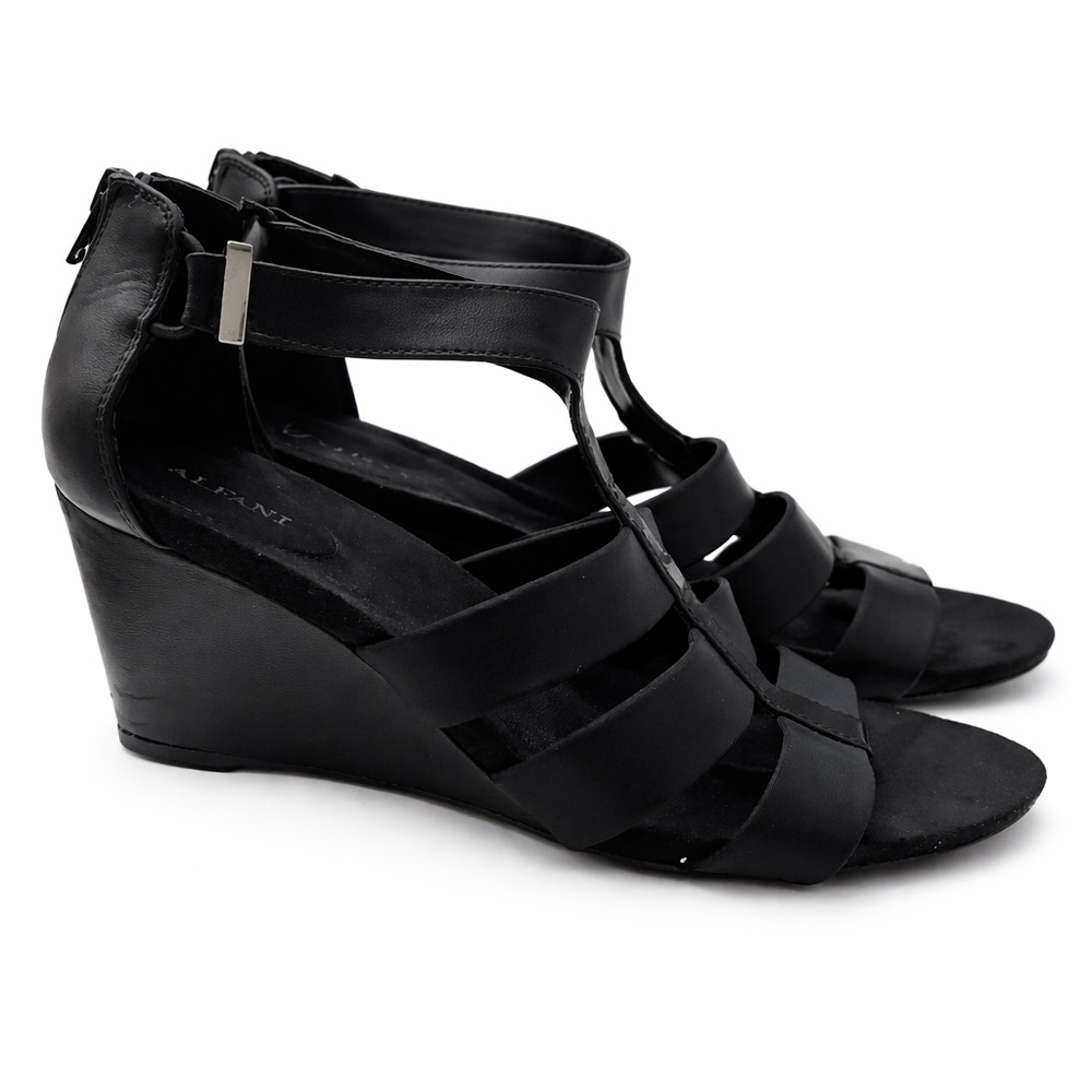 Black T-strap Adjustable Ankle Strap Wedge Sandals Old Money Quiet Luxury Resort